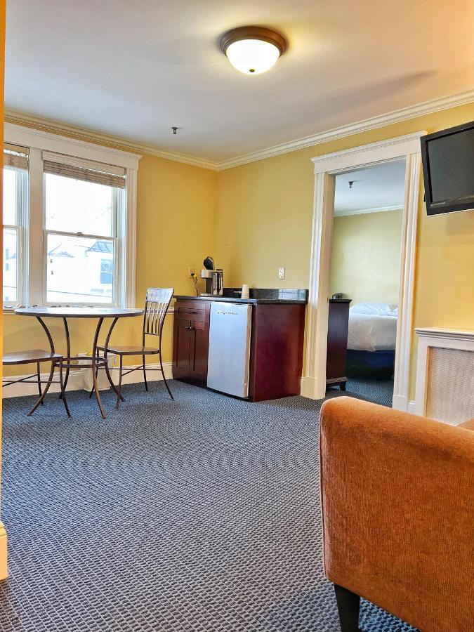Winthrop Arms Hotel Restaurant Logan Airport Bagian luar foto