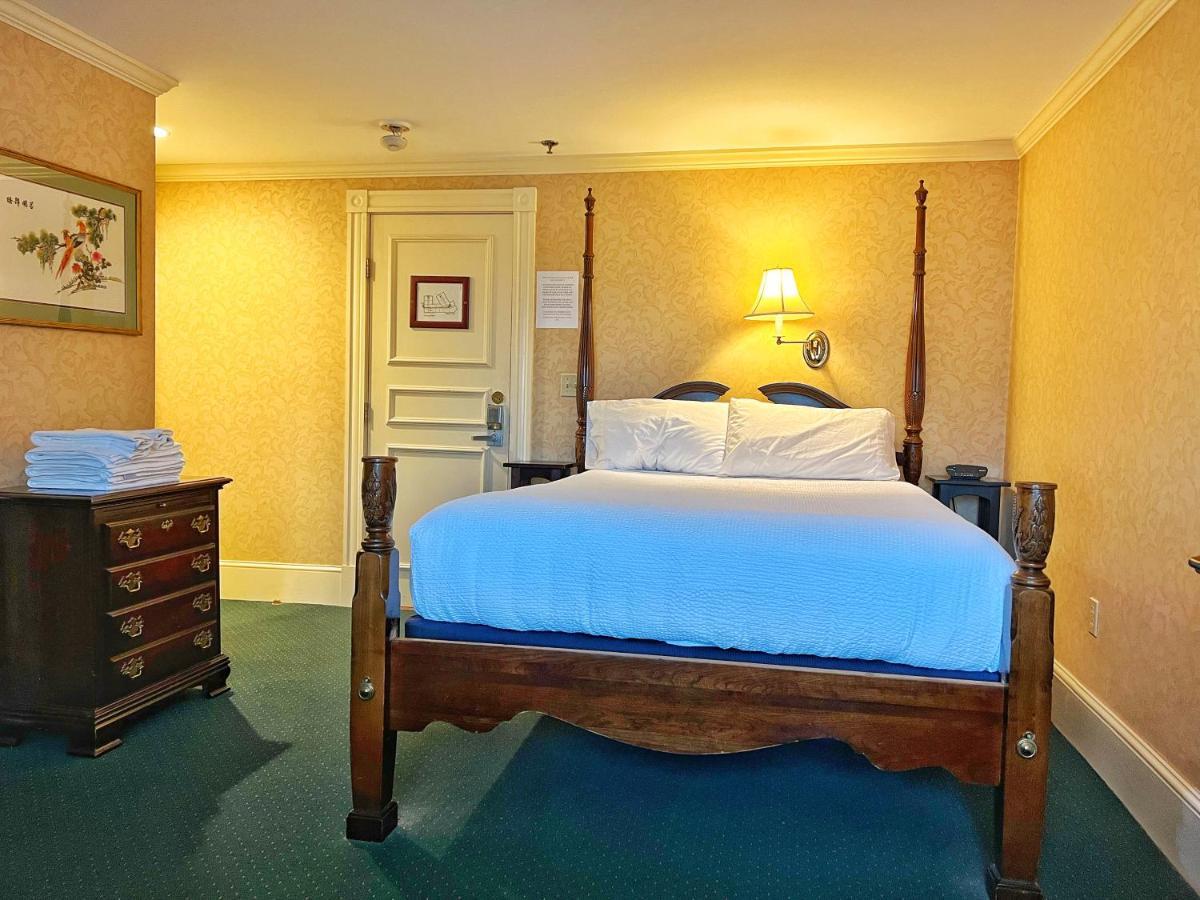 Winthrop Arms Hotel Restaurant Logan Airport Bagian luar foto