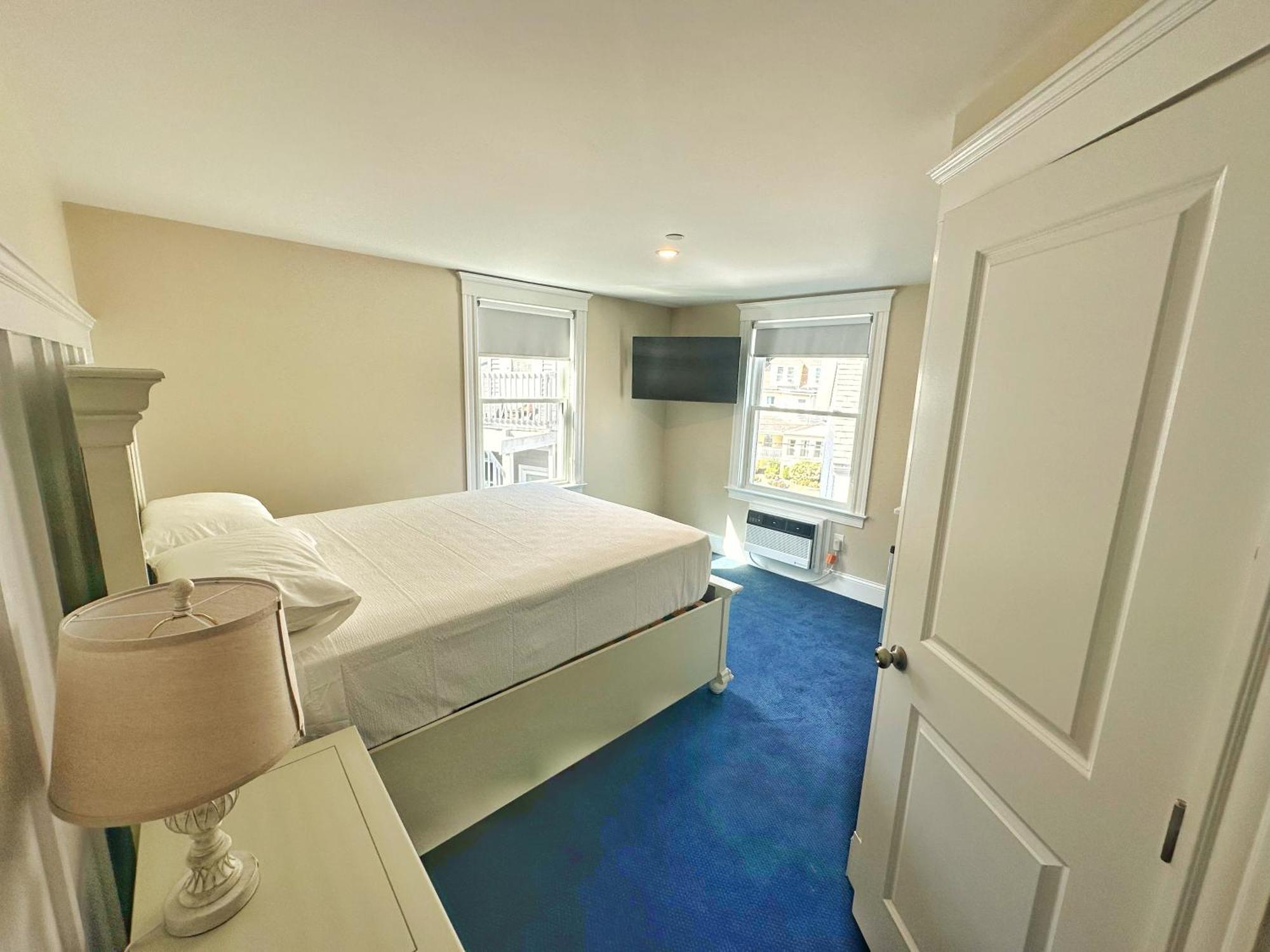 Winthrop Arms Hotel Restaurant Logan Airport Bagian luar foto