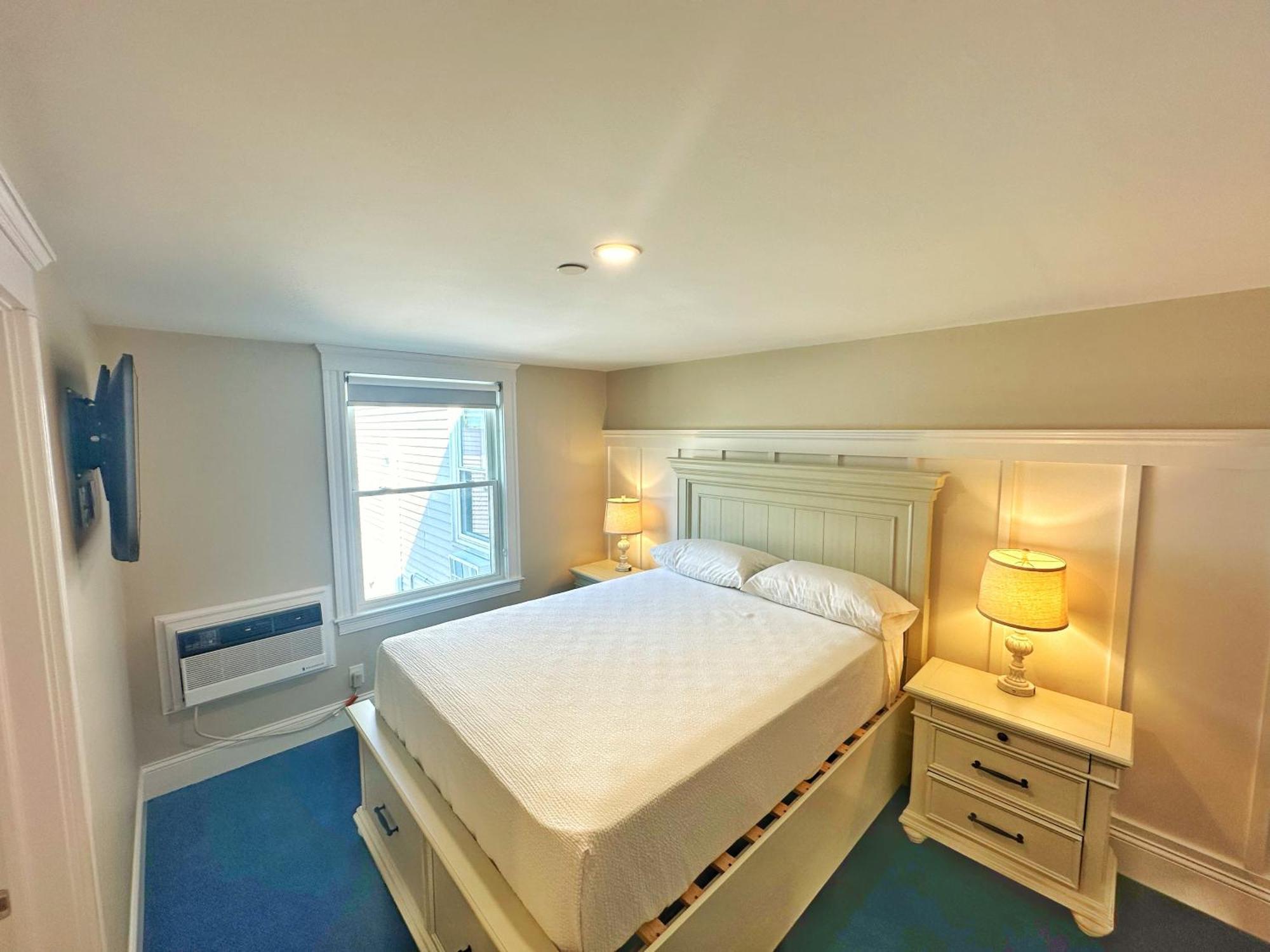 Winthrop Arms Hotel Restaurant Logan Airport Bagian luar foto