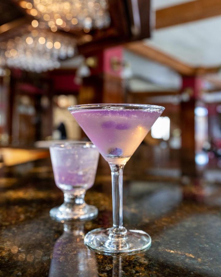 Winthrop Arms Hotel Restaurant Logan Airport Bagian luar foto